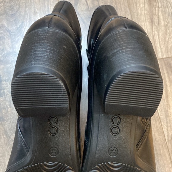 EUC Ecco Black Leather Block Heel Buckle Detail Ankle Boot Size 40 - Picture 8 of 8